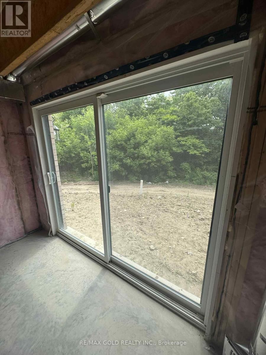 129 HARWOOD AVENUE Image 36