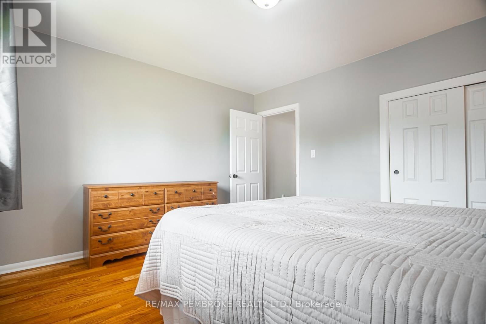 545 HERBERT STREET Image 19