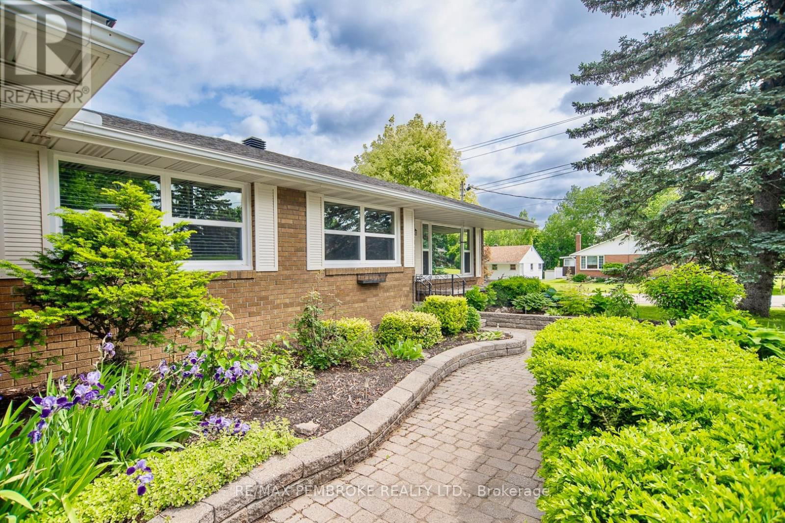 545 HERBERT STREET Image 2