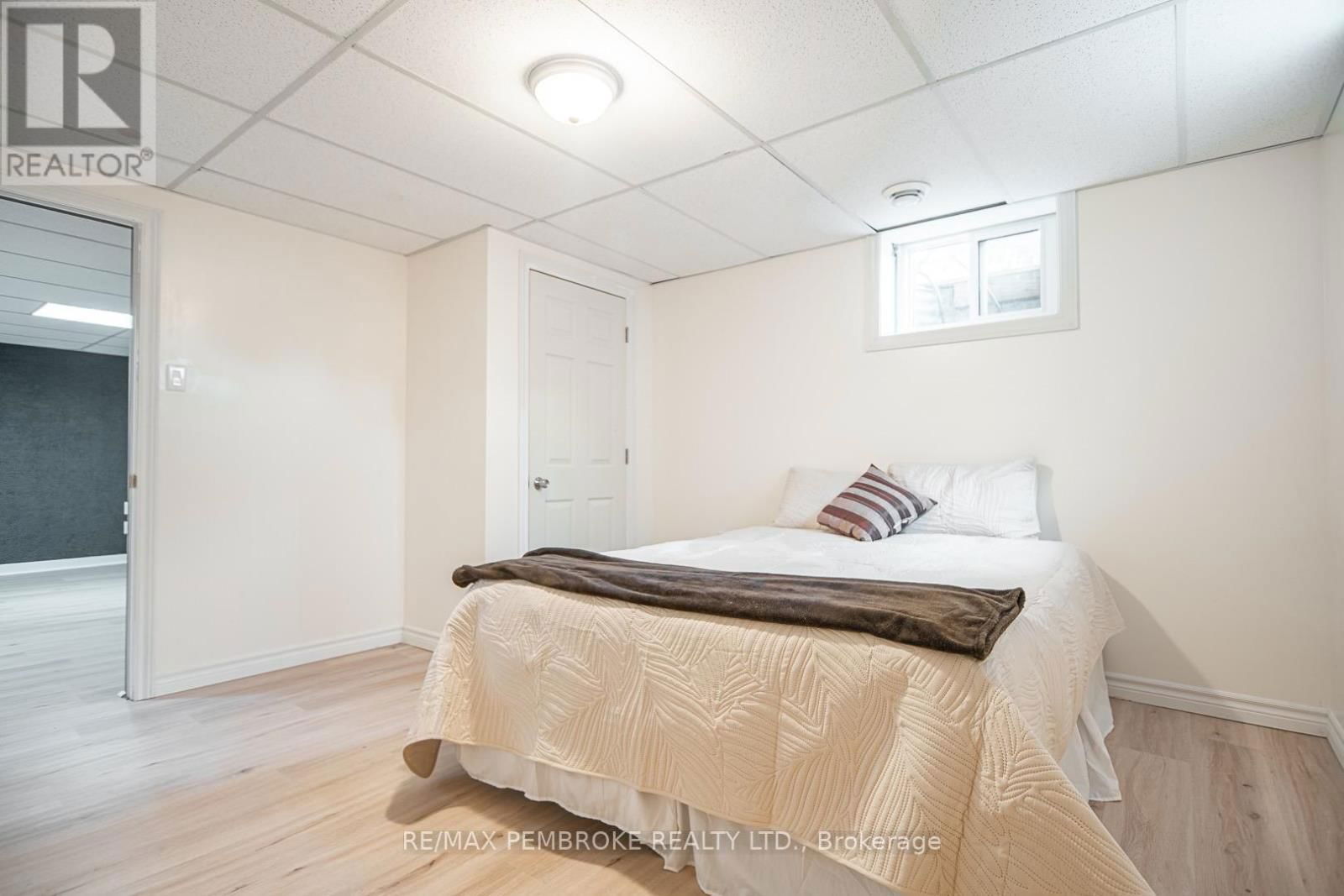 545 HERBERT STREET Image 21