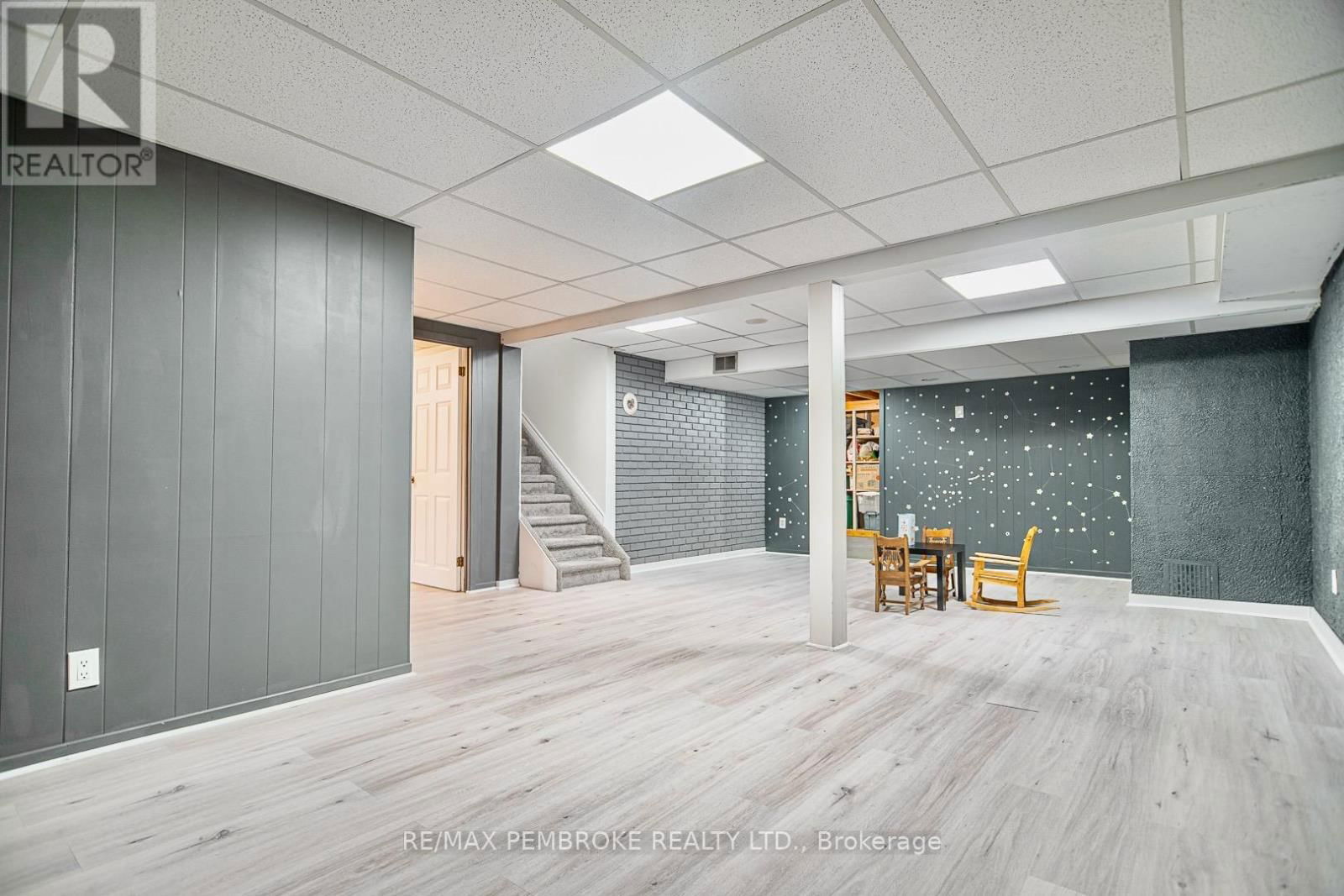 545 HERBERT STREET Image 23