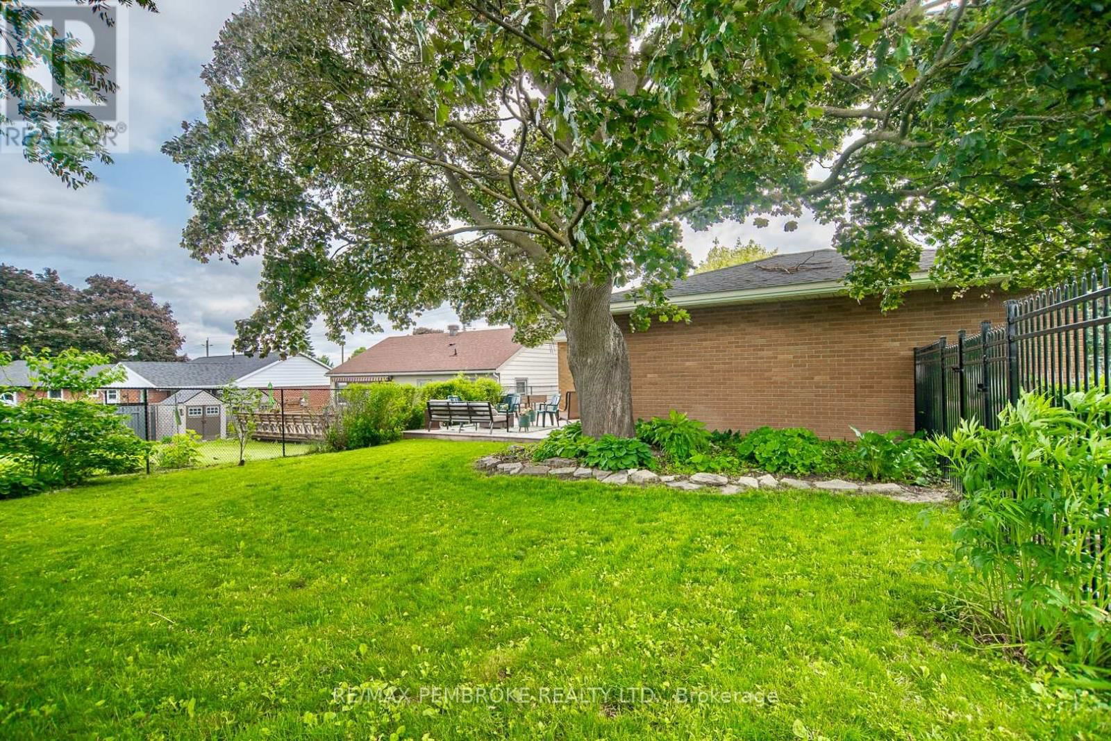 545 HERBERT STREET Image 32