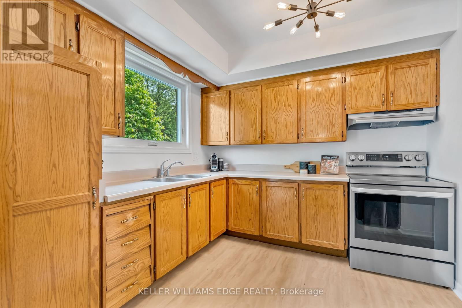 51 LUSCOMBE STREET Image 16