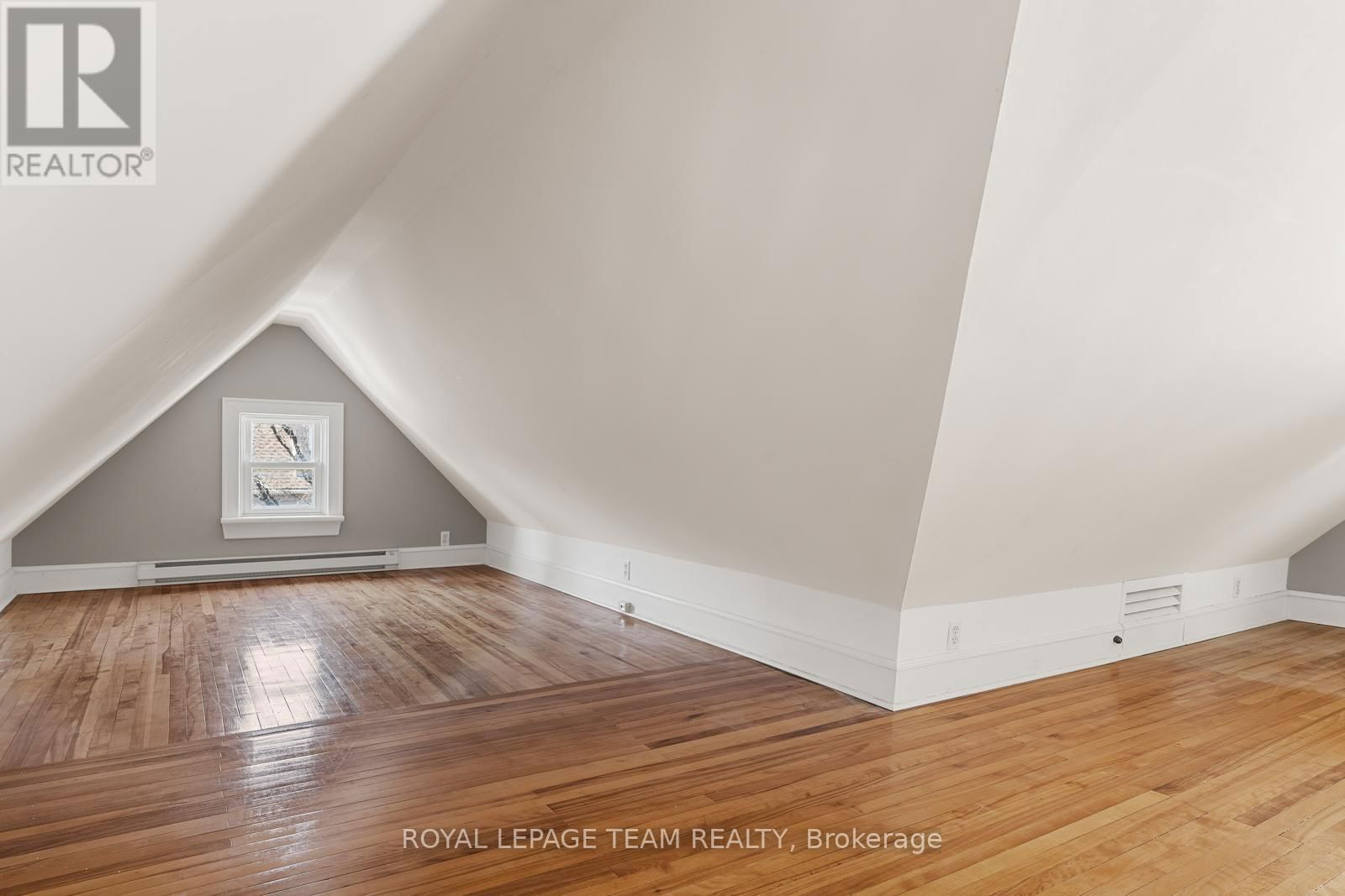 124 KEEFER STREET Image 22