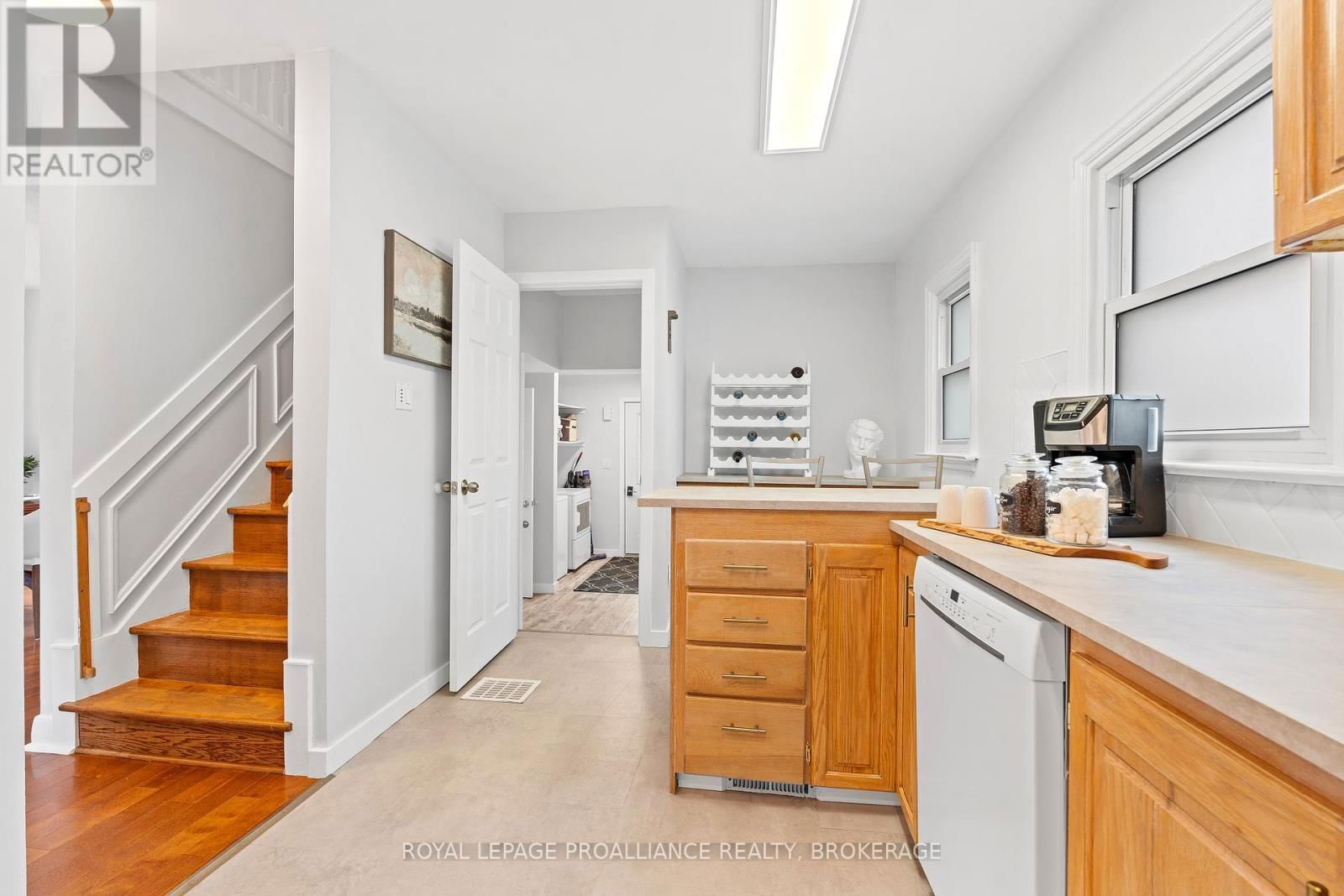 216 PHILLIPS STREET Image 14