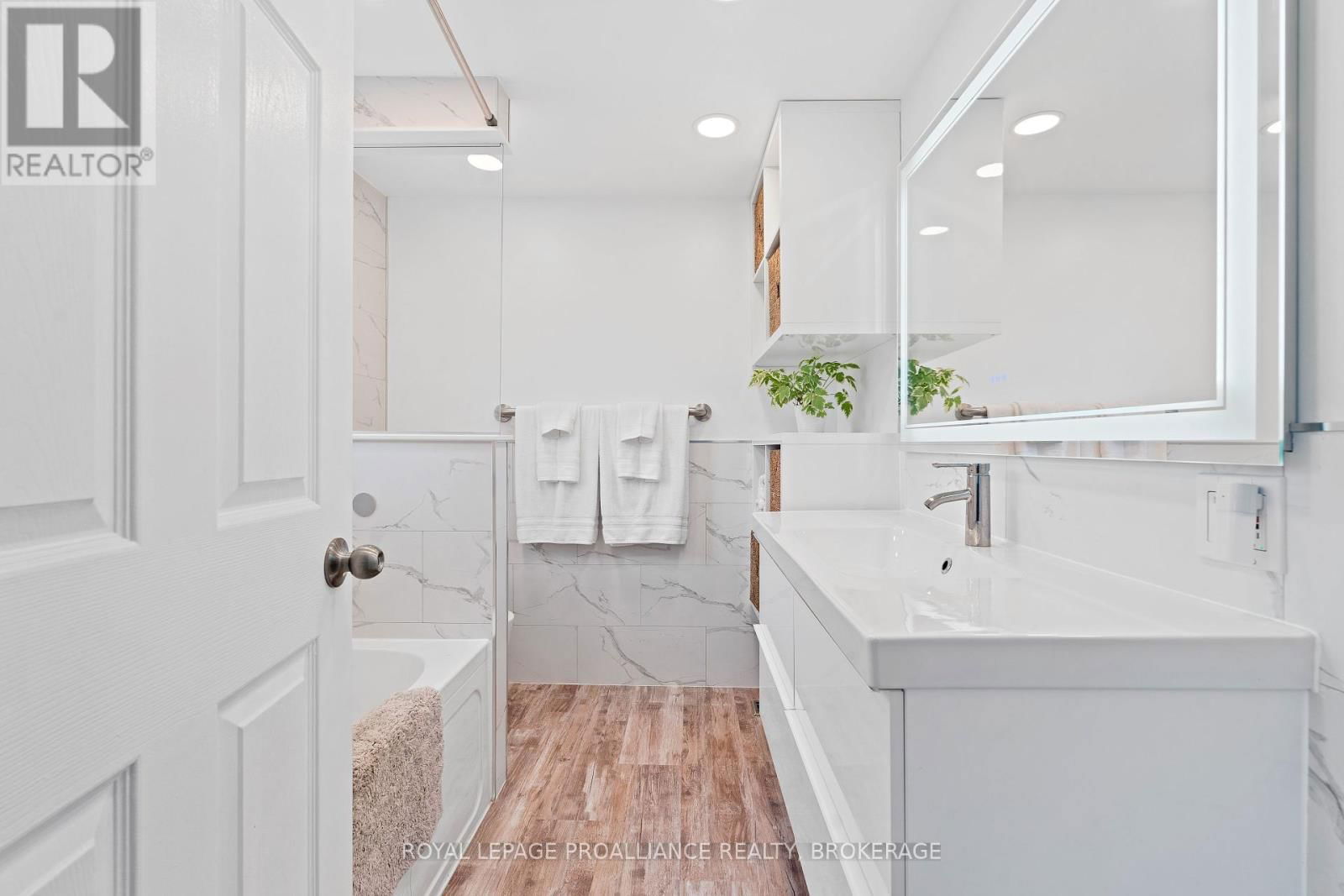 216 PHILLIPS STREET Image 22