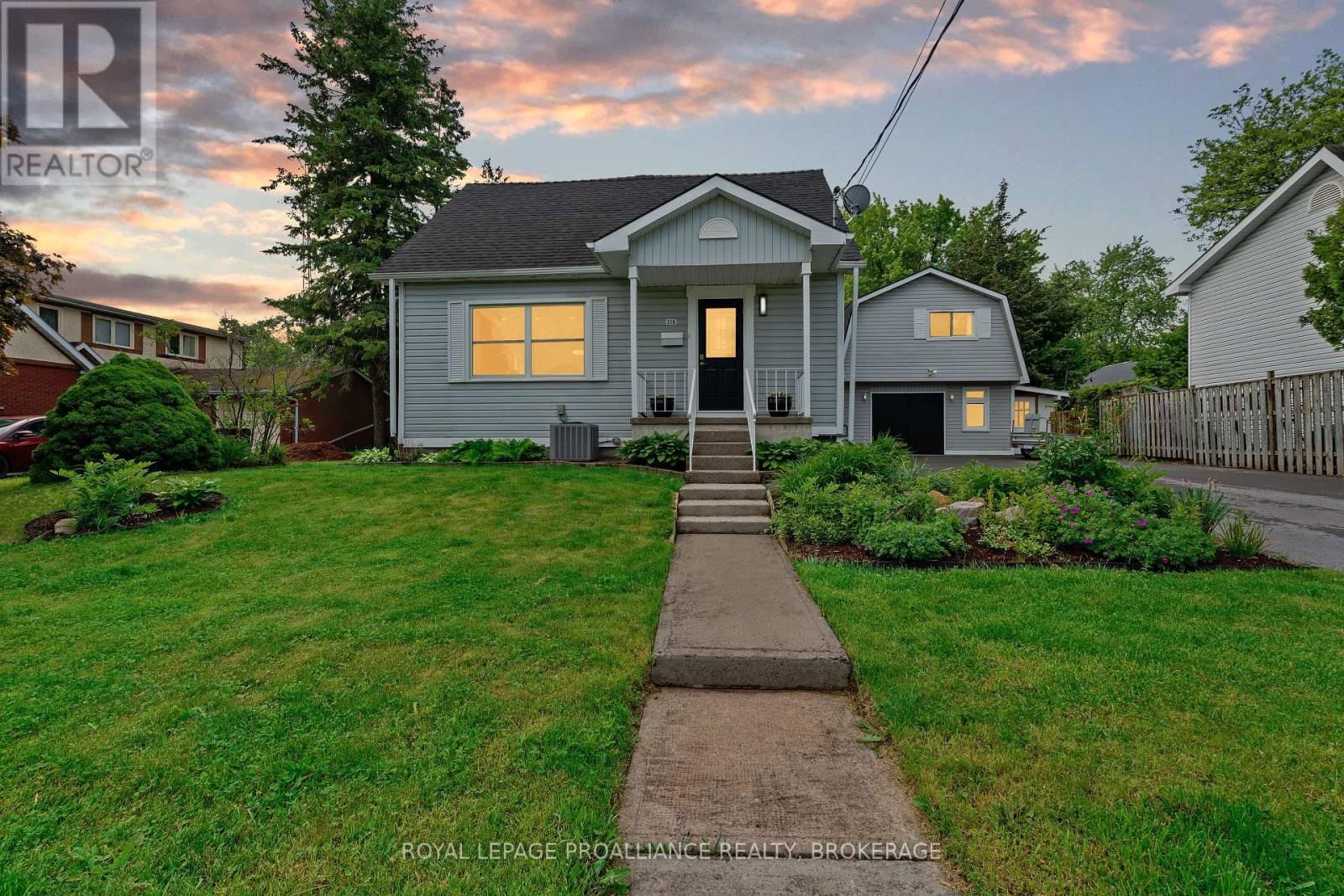 216 PHILLIPS STREET Image 3