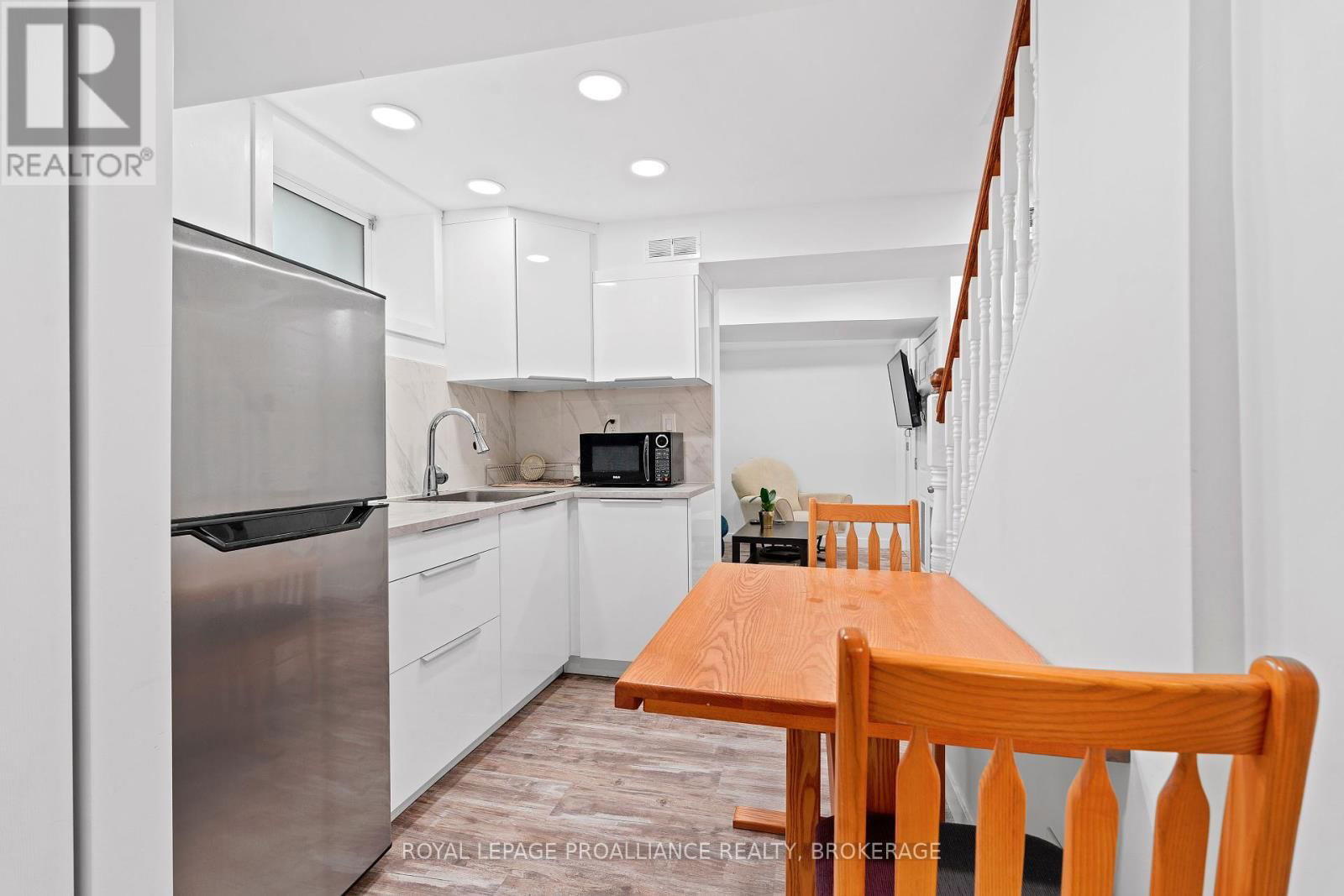 216 PHILLIPS STREET Image 34