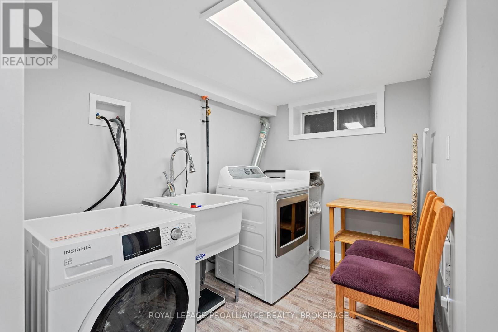 216 PHILLIPS STREET Image 35