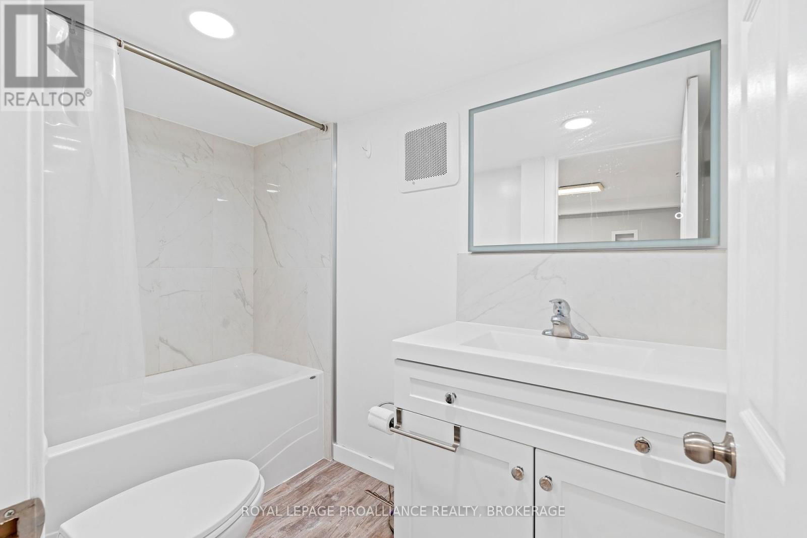 216 PHILLIPS STREET Image 36
