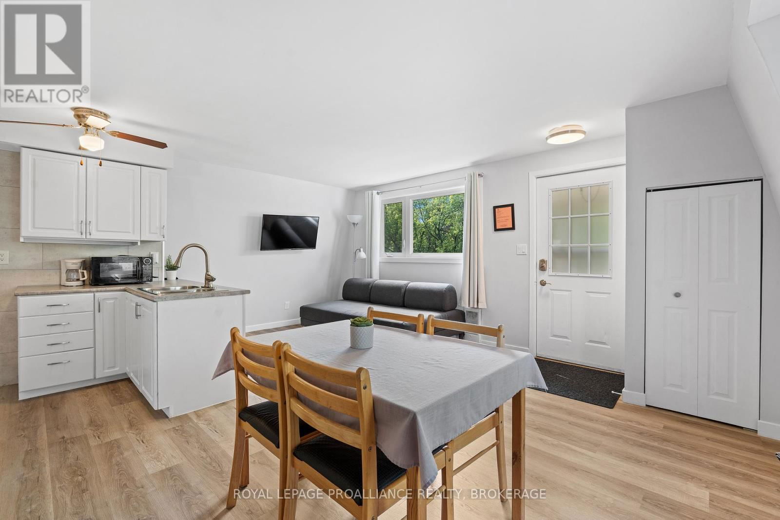 216 PHILLIPS STREET Image 45