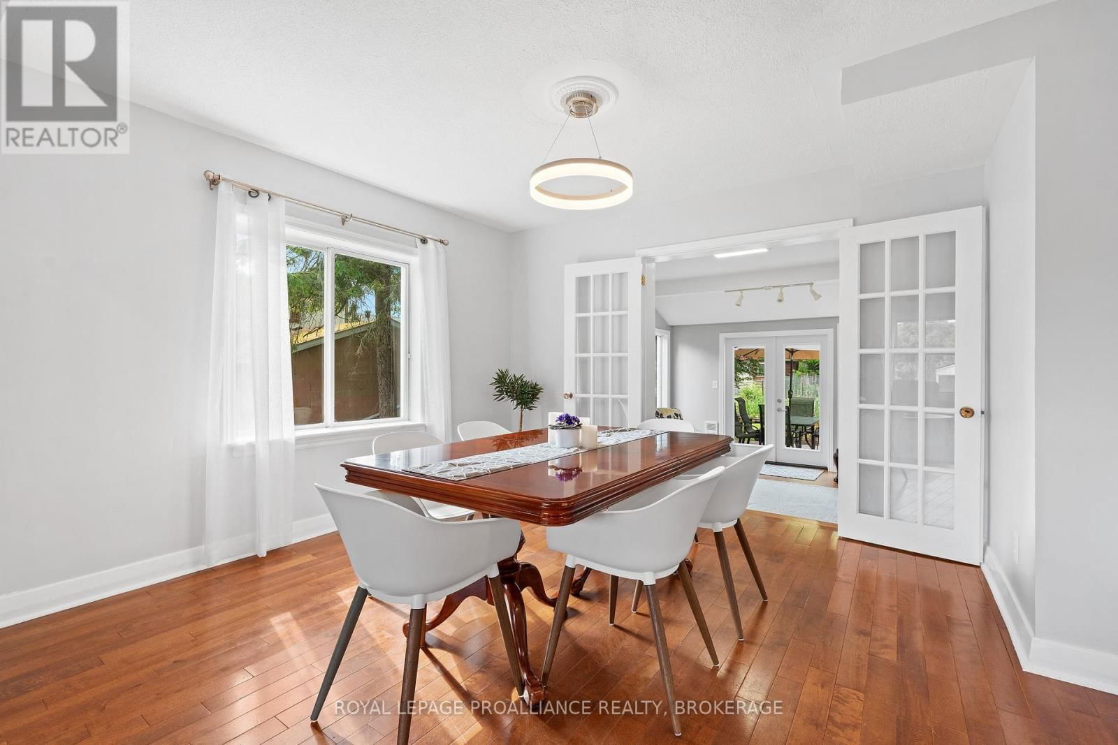 216 PHILLIPS STREET Image 9