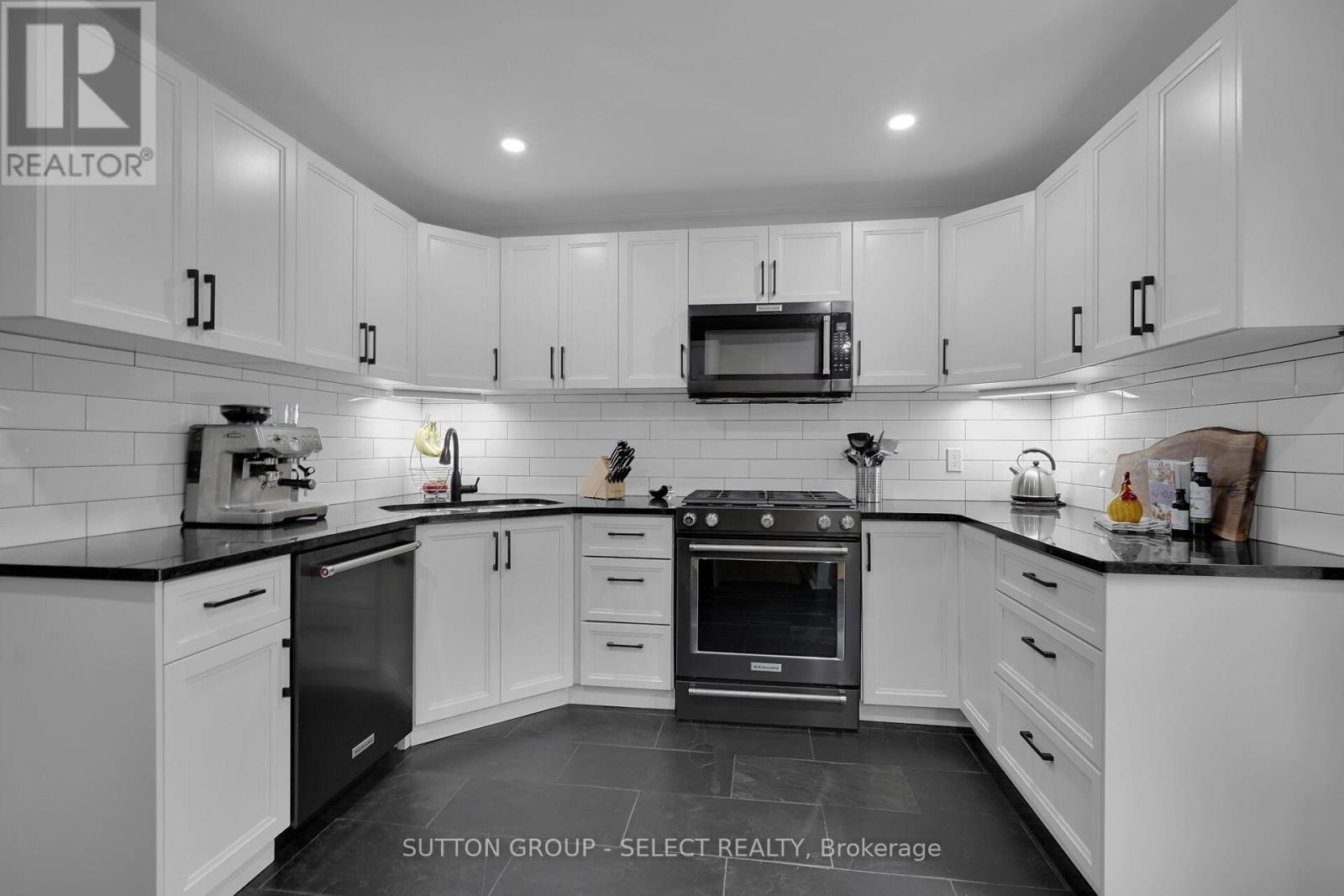 380 ST JAMES STREET Image 17
