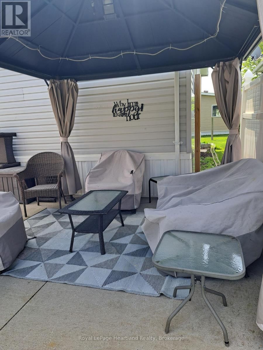 469 RICHARD CRESCENT Image 16