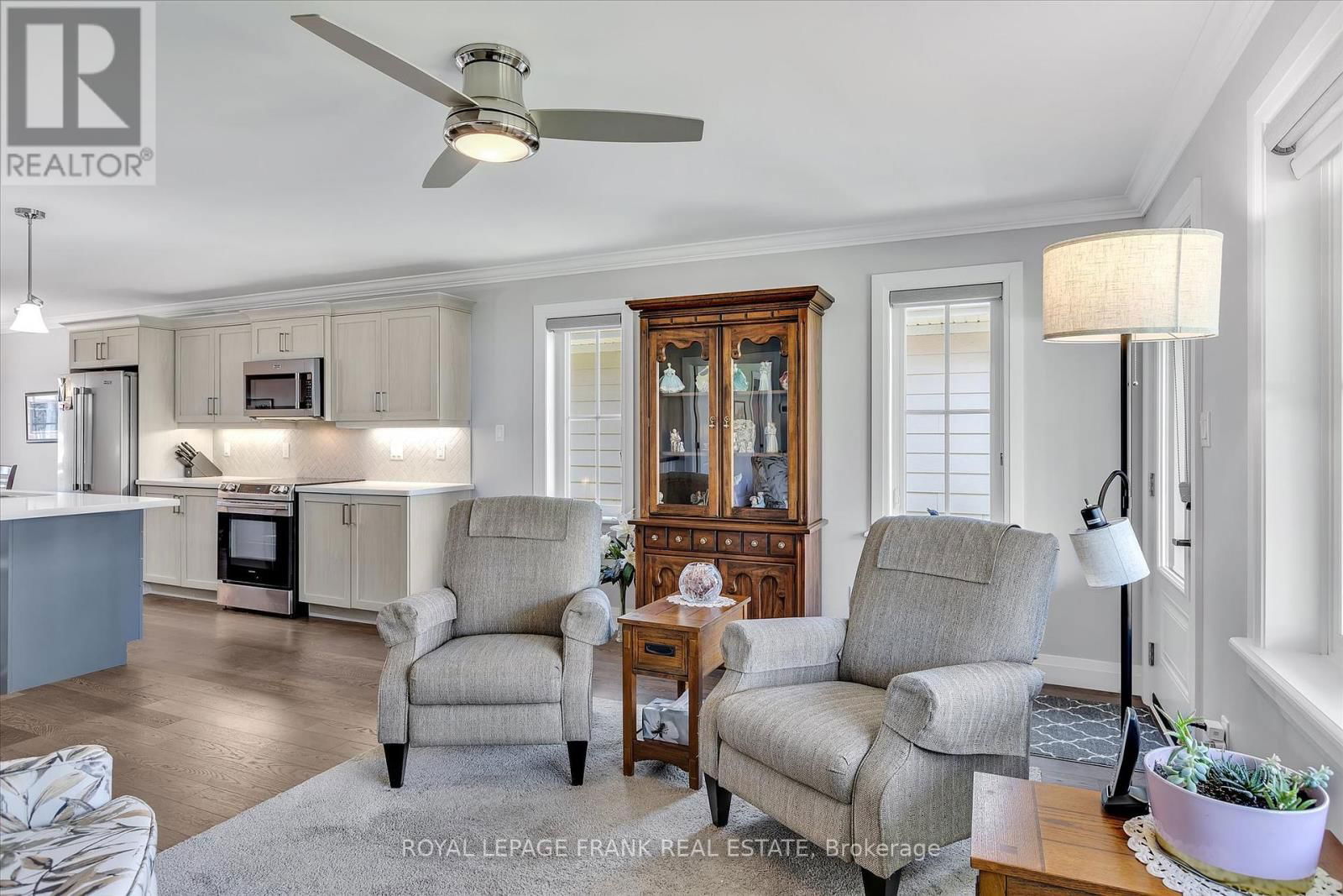 9 IRONS AVENUE Image 14