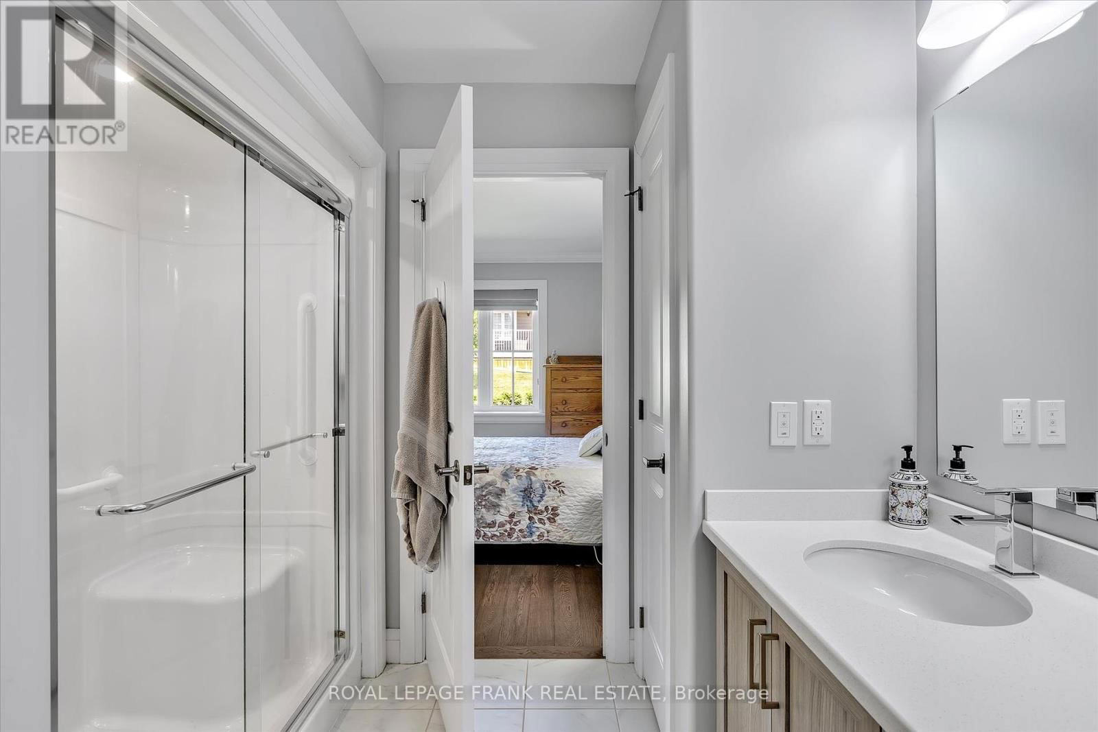 9 IRONS AVENUE Image 18