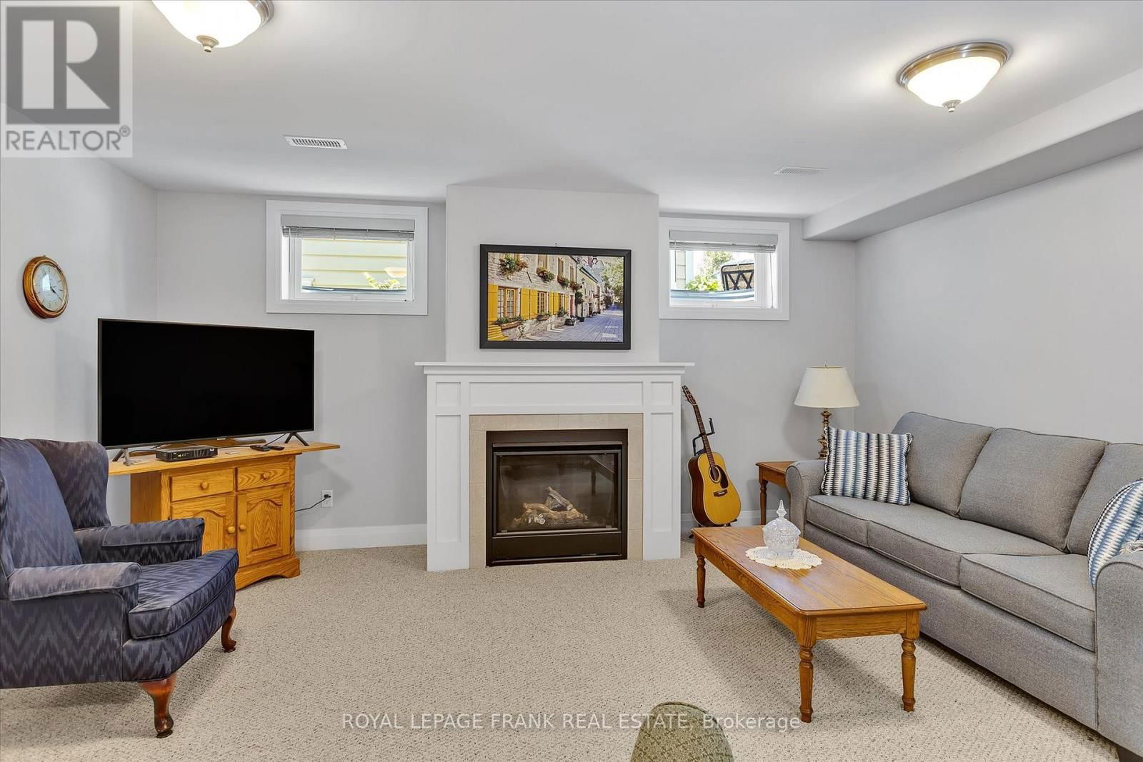 9 IRONS AVENUE Image 22