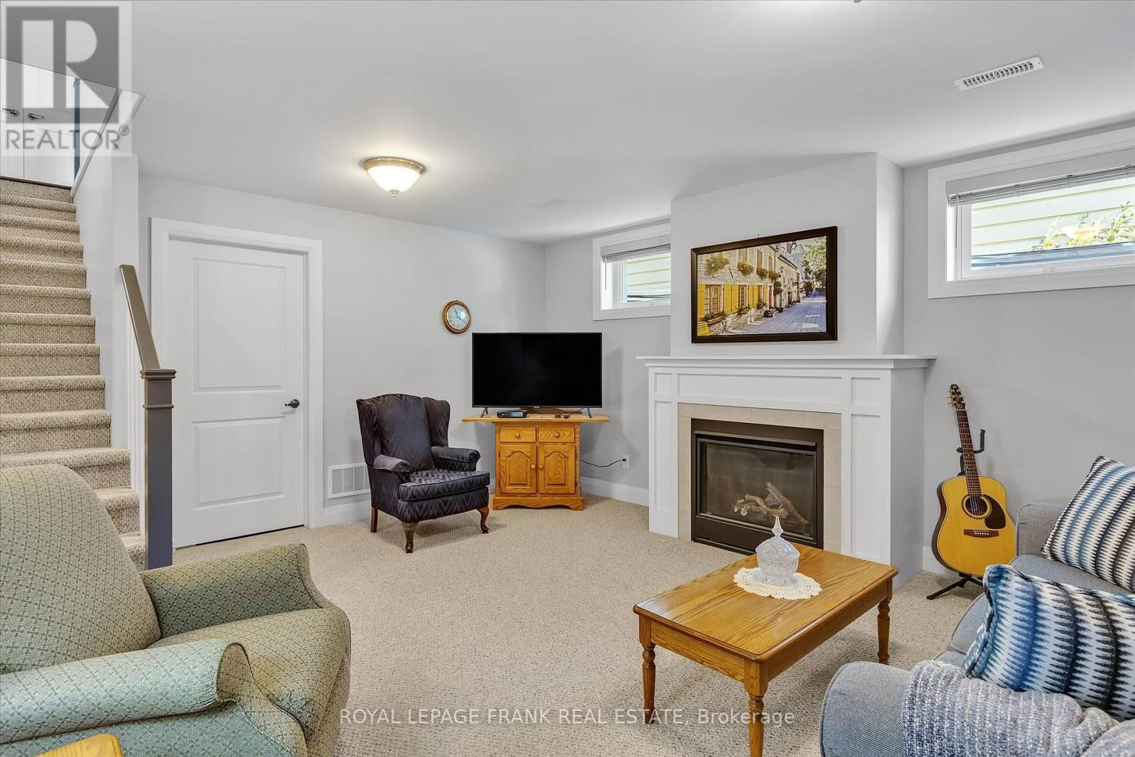 9 IRONS AVENUE Image 23