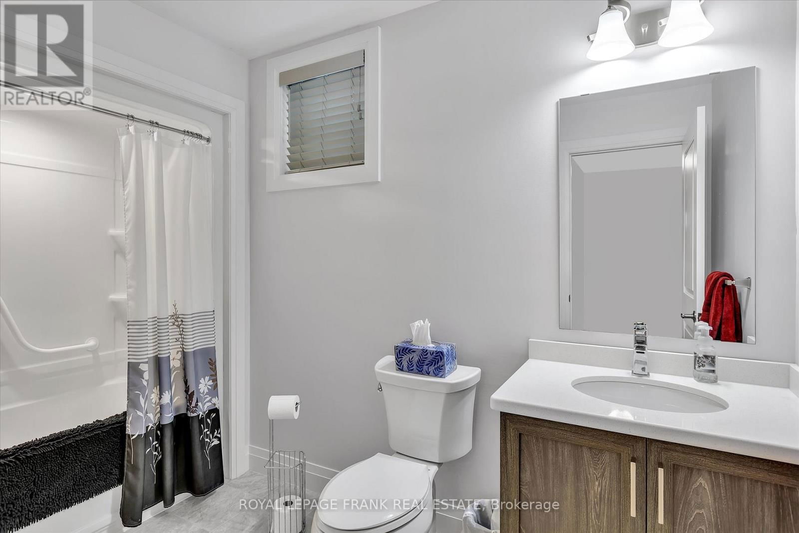 9 IRONS AVENUE Image 27