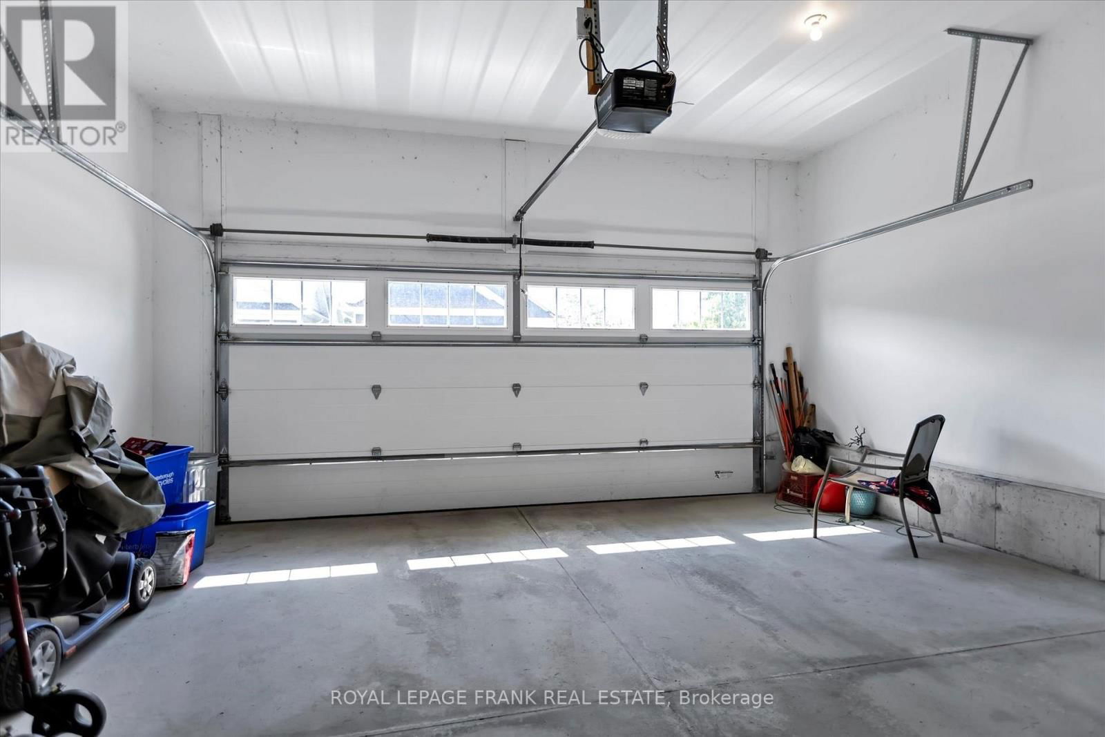 9 IRONS AVENUE Image 31