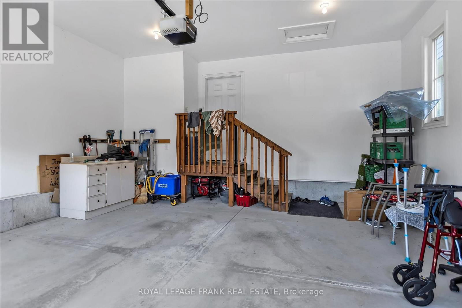 9 IRONS AVENUE Image 32