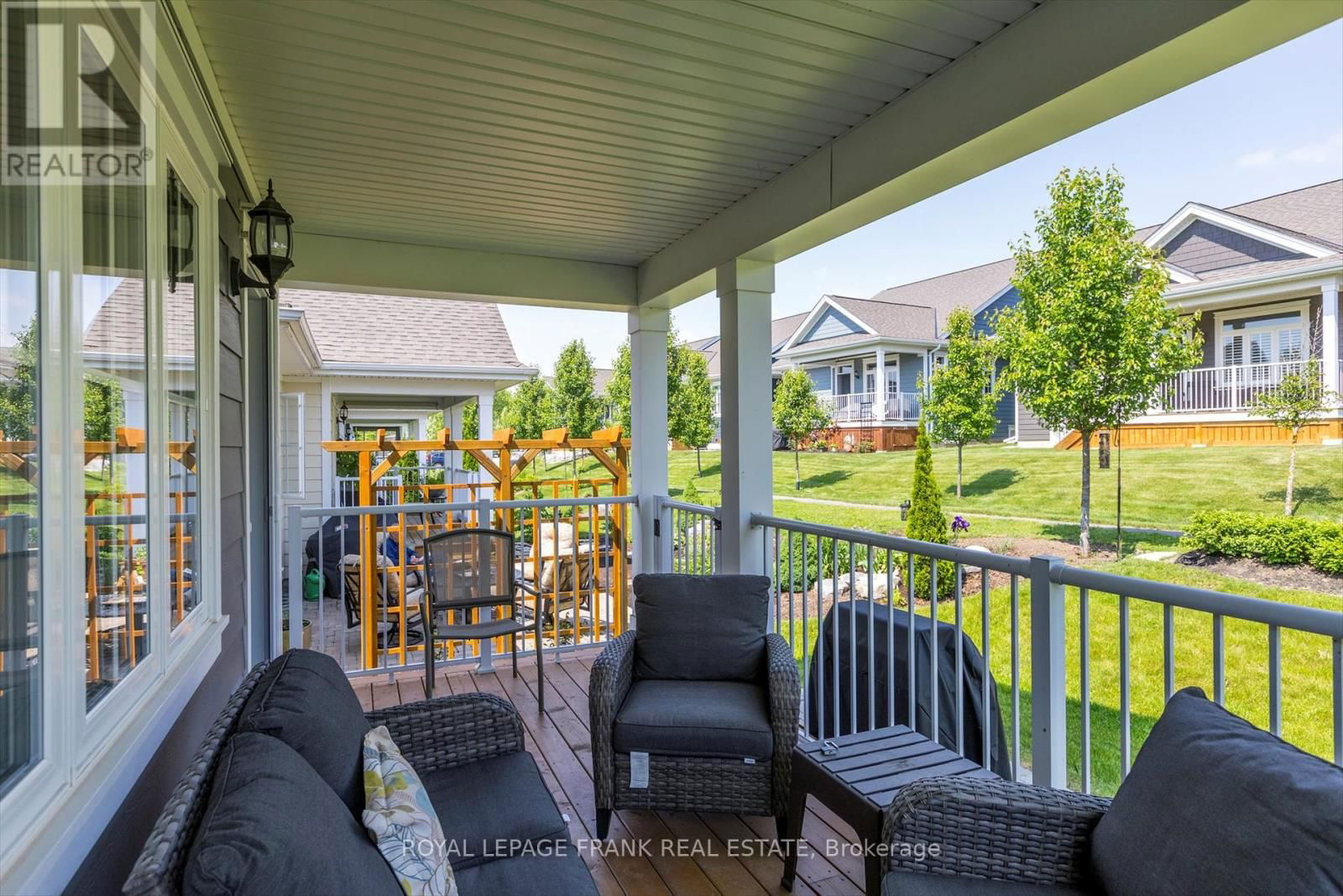 9 IRONS AVENUE Image 36