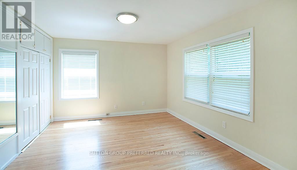 359 RIDOUT STREET SOUTH Image 9