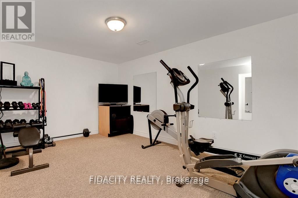 168 KASWIT DRIVE Image 33
