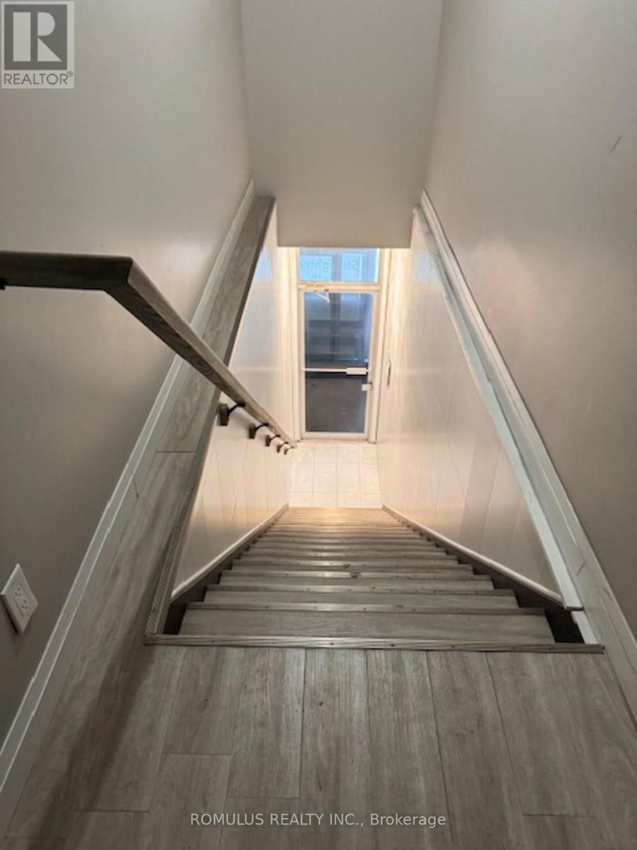 73 KING STREET EAST Image 12