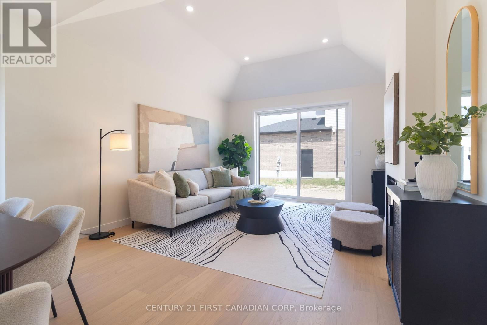 6694 HAYWARD DRIVE Image 12