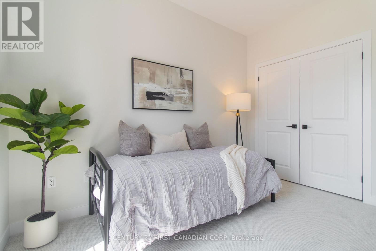 6694 HAYWARD DRIVE Image 18