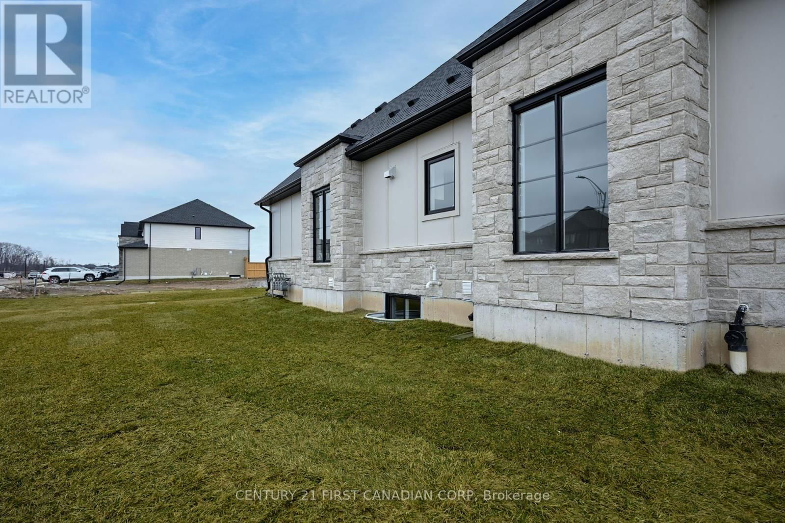 6694 HAYWARD DRIVE Image 5