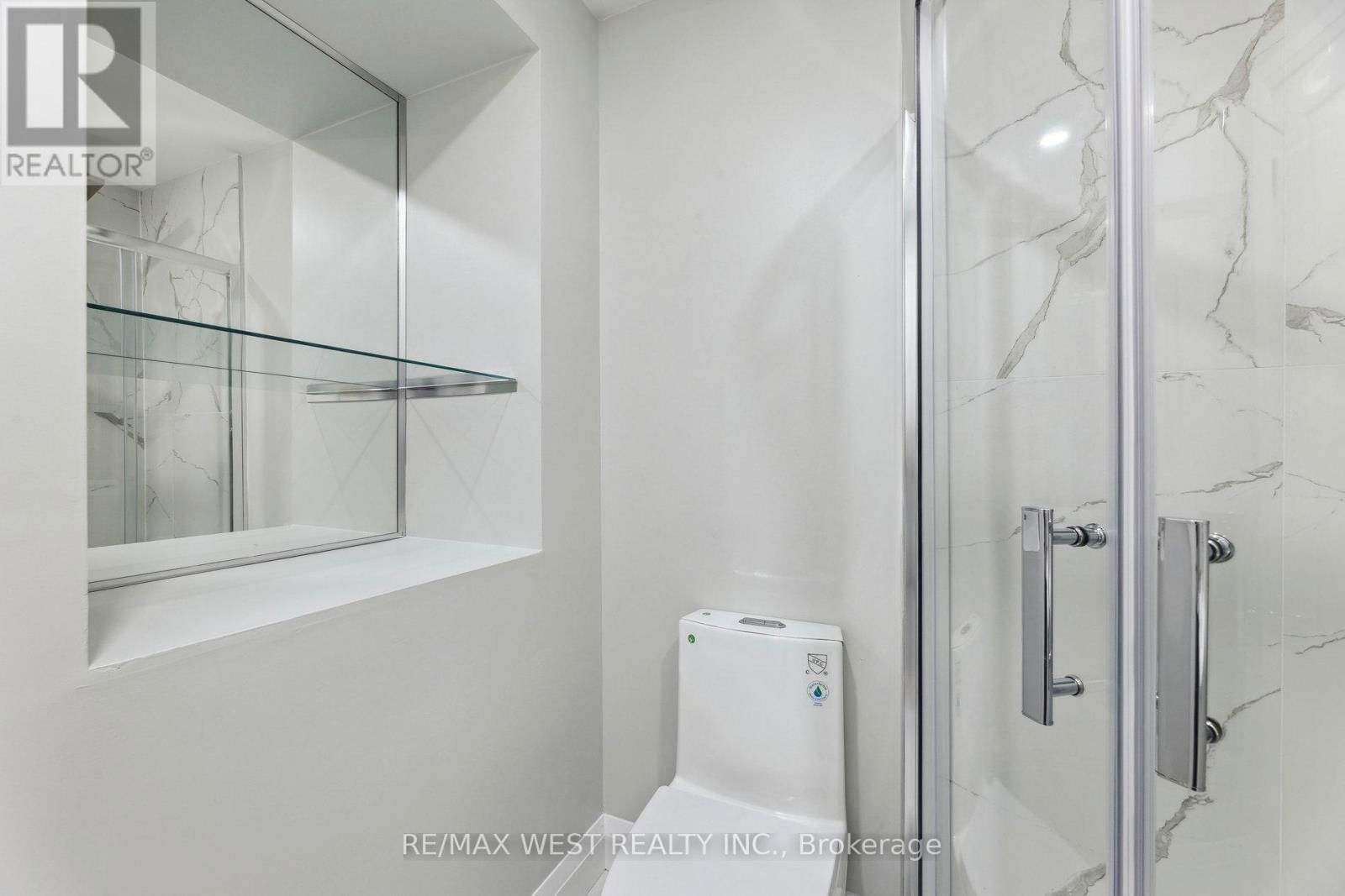 57 - 996 SYDENHAM ROAD Image 36