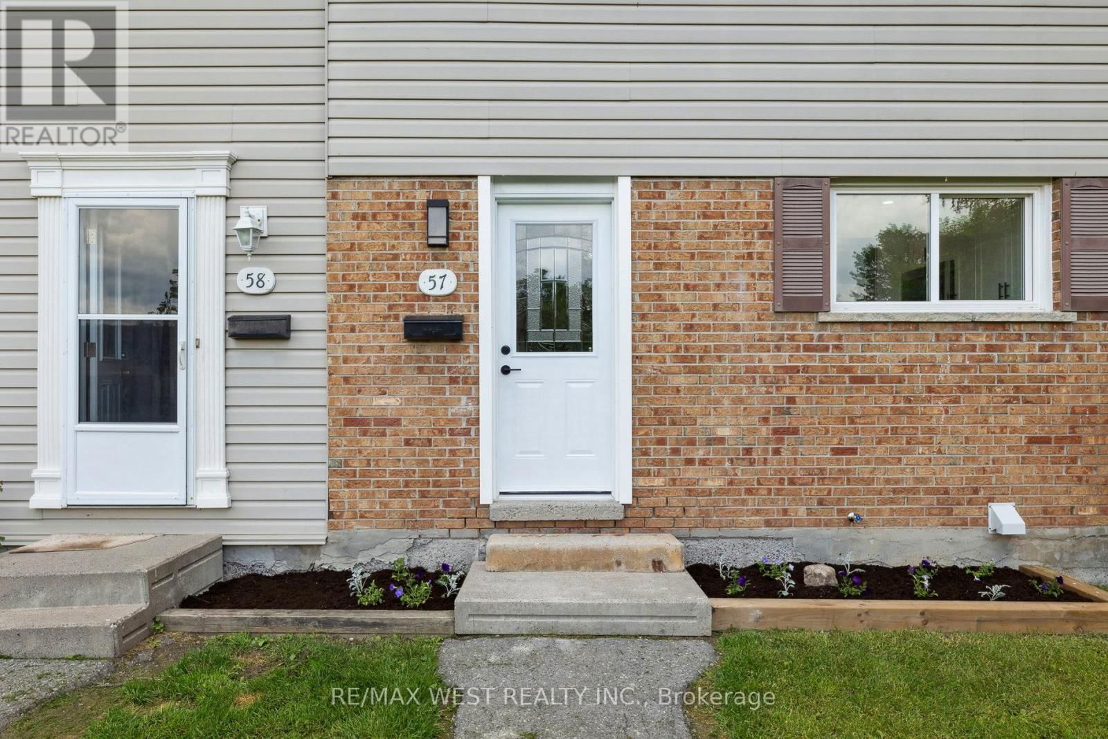 57 - 996 SYDENHAM ROAD Image 4