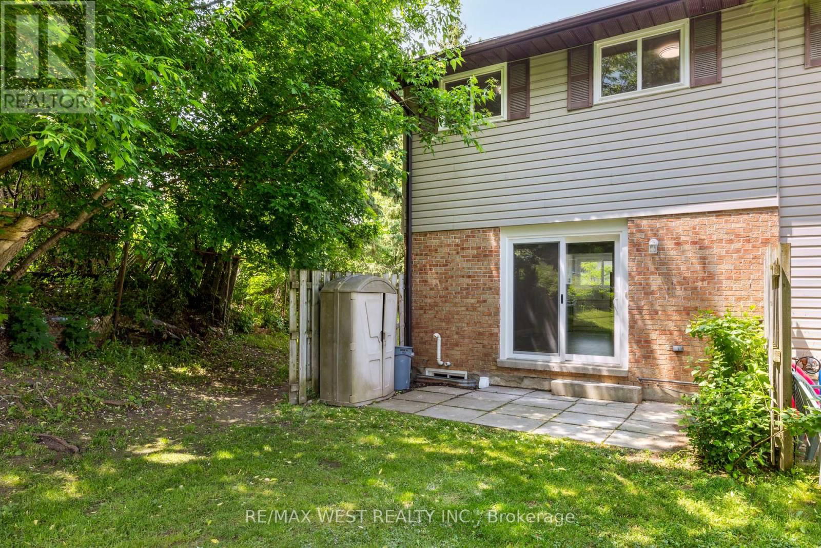 57 - 996 SYDENHAM ROAD Image 46