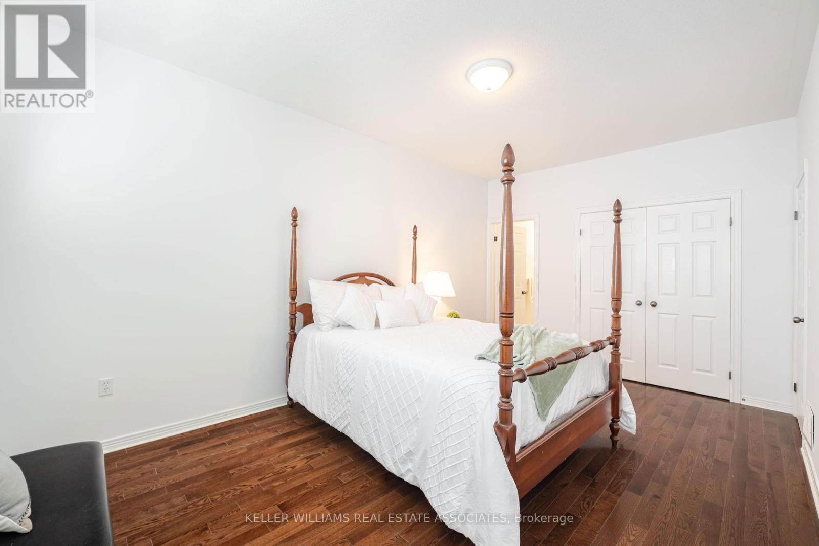 10 CORNFLOWER CRESCENT Image 15