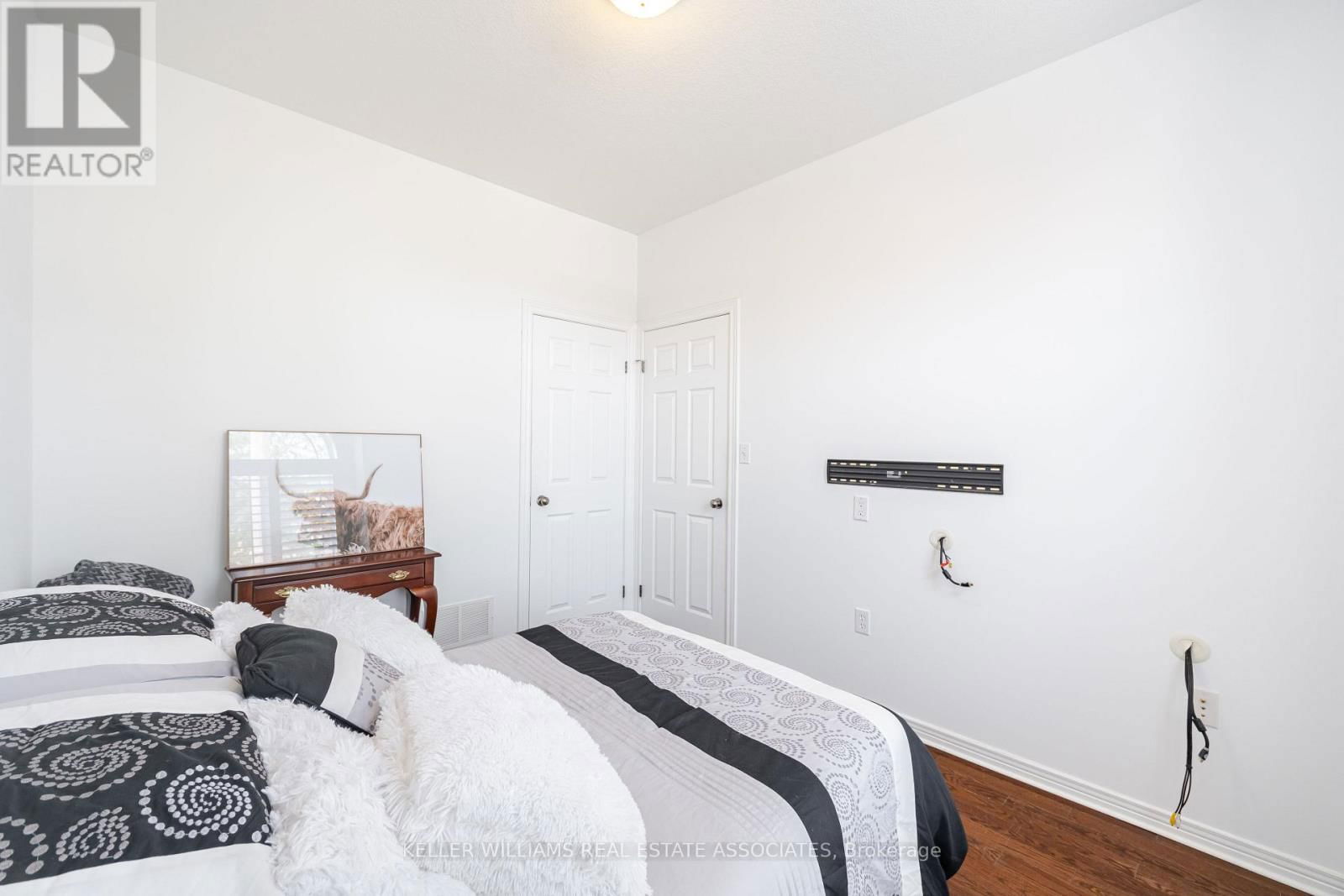 10 CORNFLOWER CRESCENT Image 19