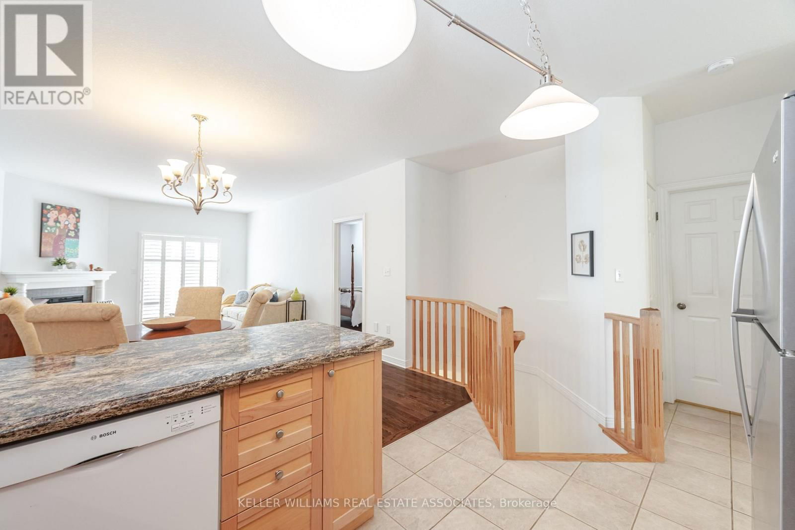 10 CORNFLOWER CRESCENT Image 8