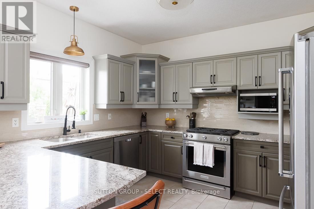 382 PLANE TREE DRIVE Image 10