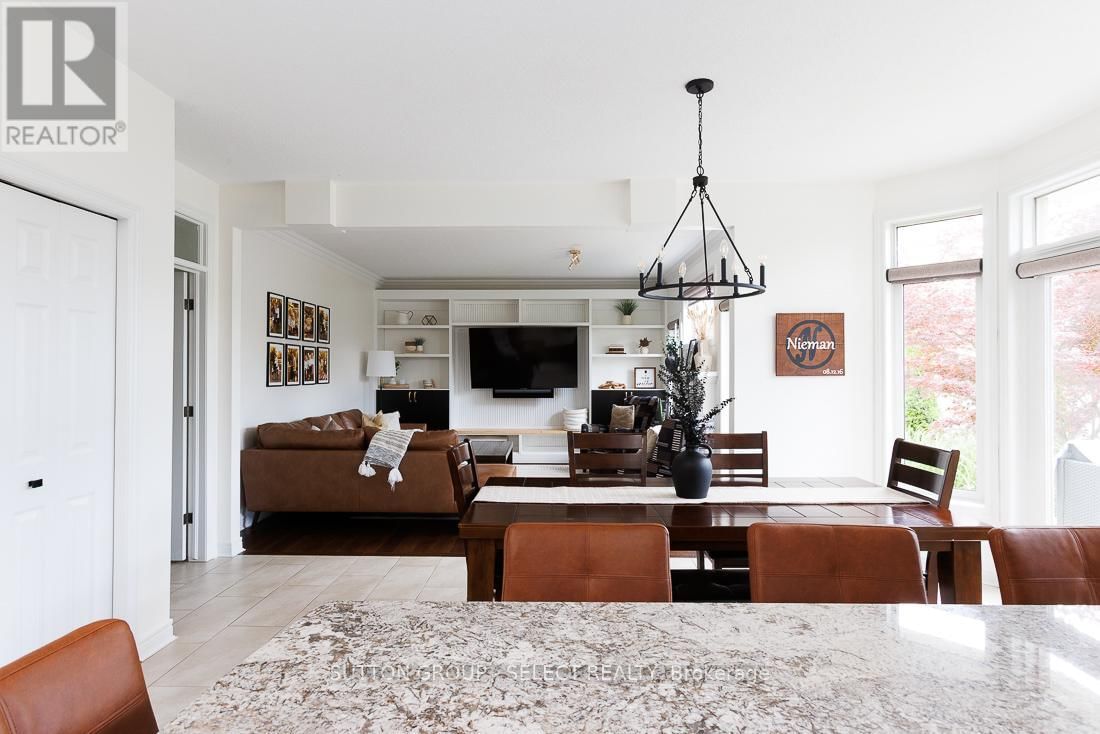 382 PLANE TREE DRIVE Image 13
