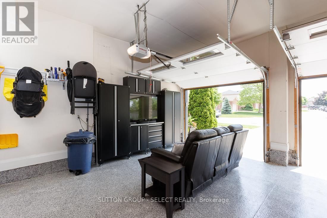 382 PLANE TREE DRIVE Image 29