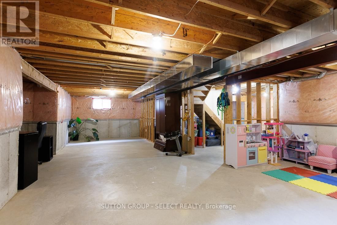 382 PLANE TREE DRIVE Image 32