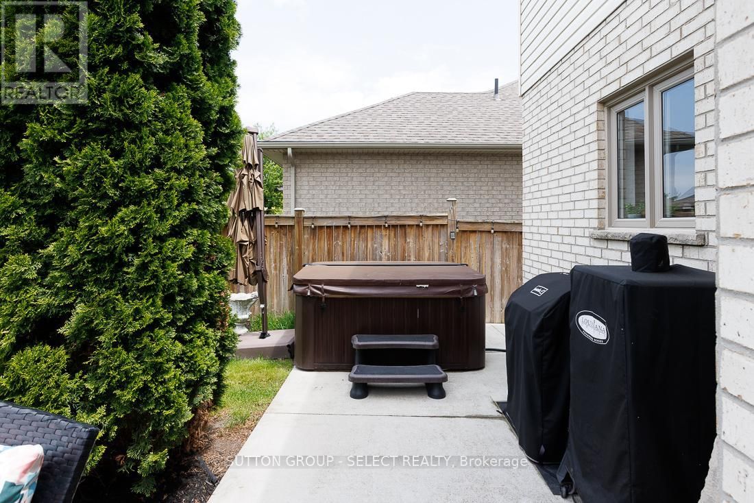 382 PLANE TREE DRIVE Image 39
