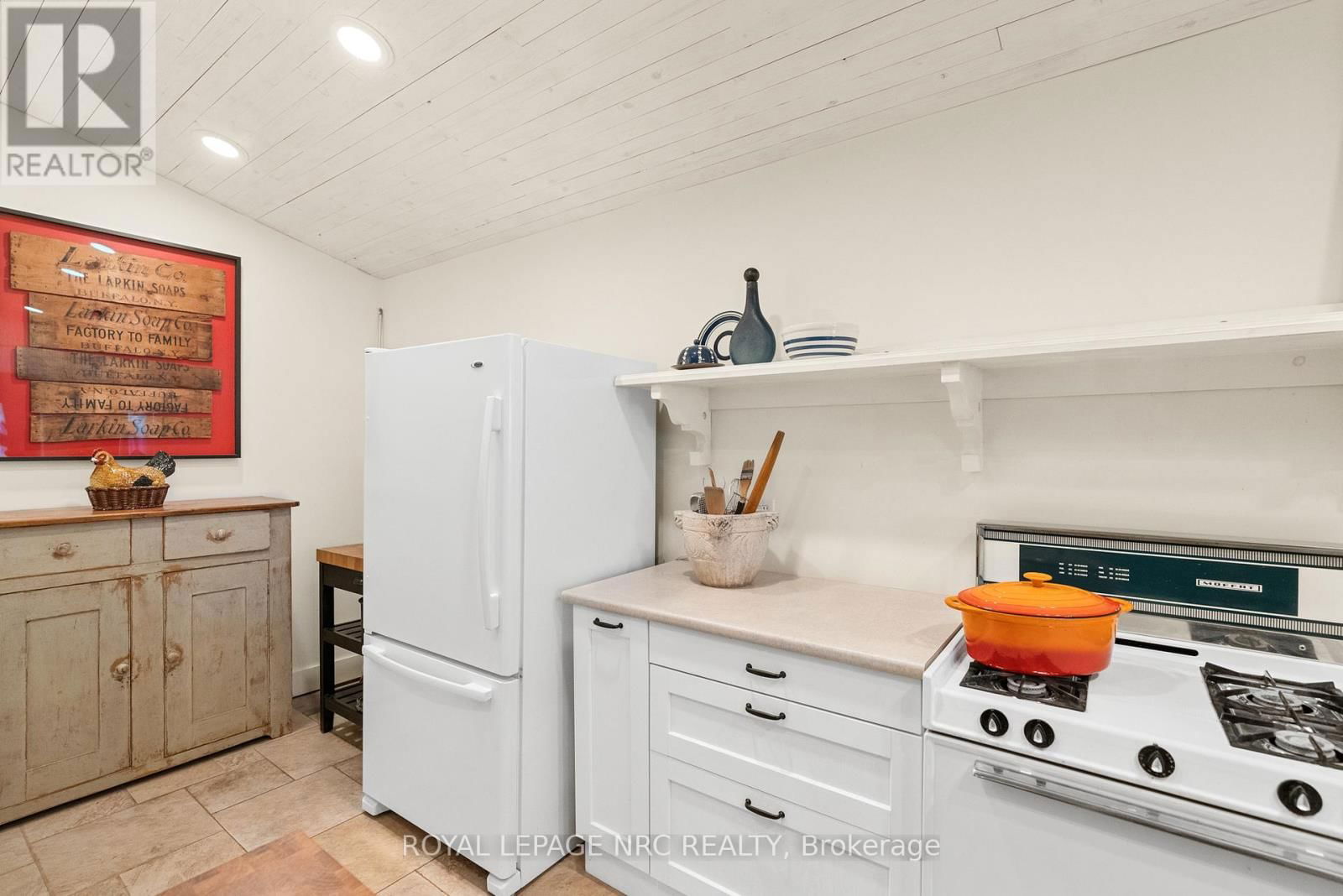 3765 CRYSTAL BEACH DRIVE Image 22