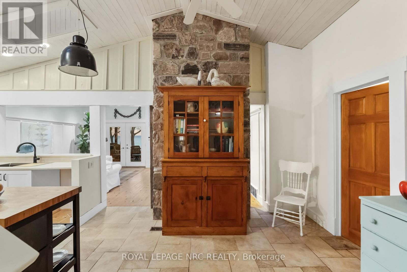 3765 CRYSTAL BEACH DRIVE Image 33