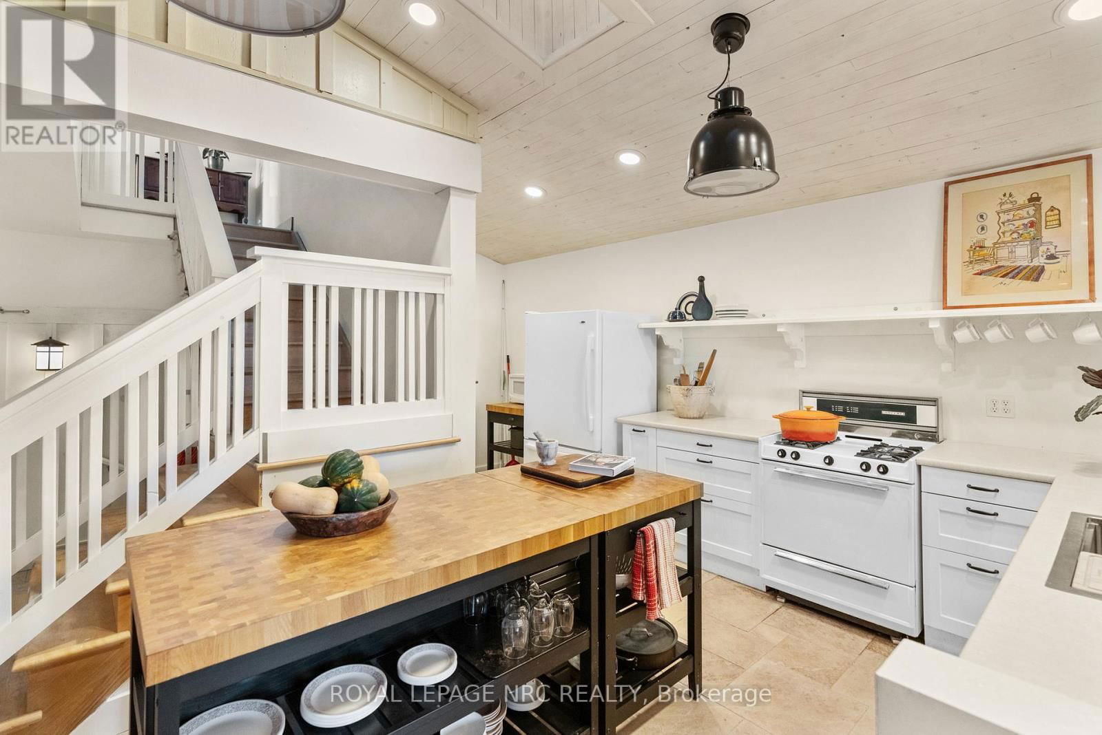 3765 CRYSTAL BEACH DRIVE Image 8