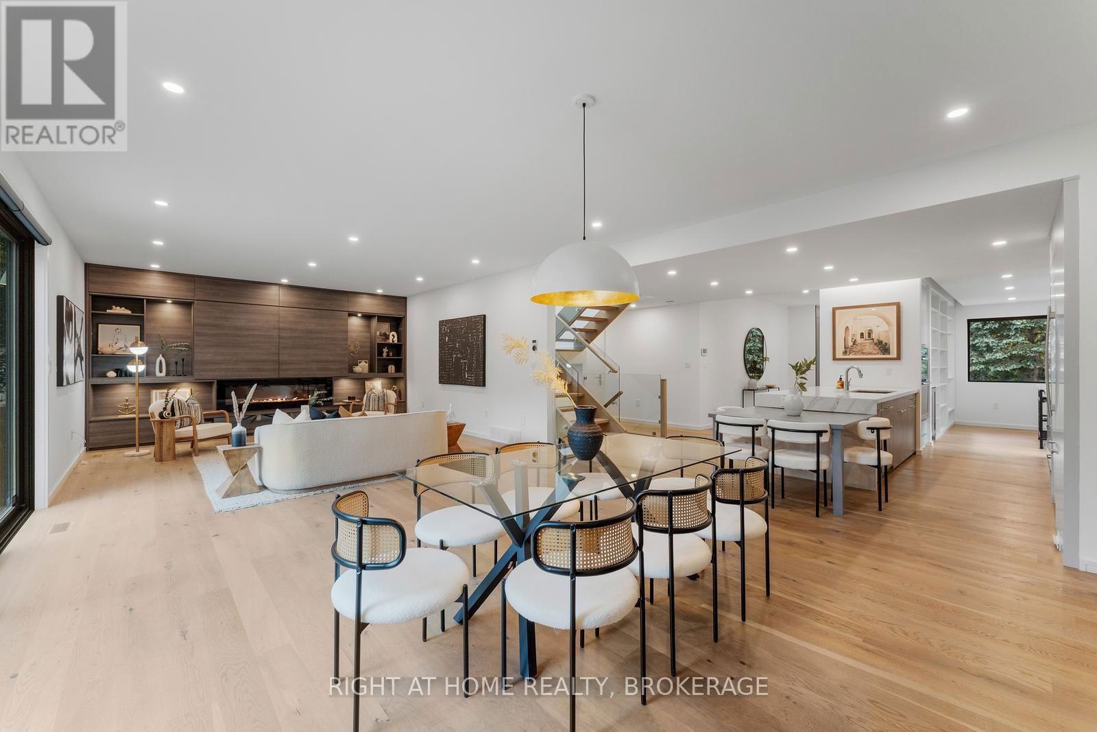 14 MAPLE STREET Image 16