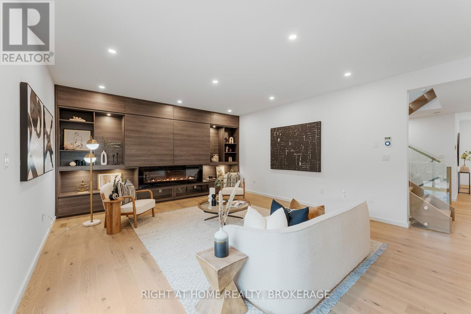 14 MAPLE STREET Image 17