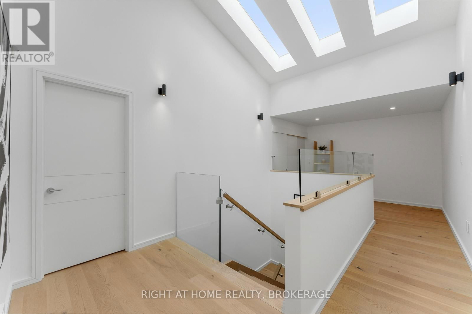 14 MAPLE STREET Image 24