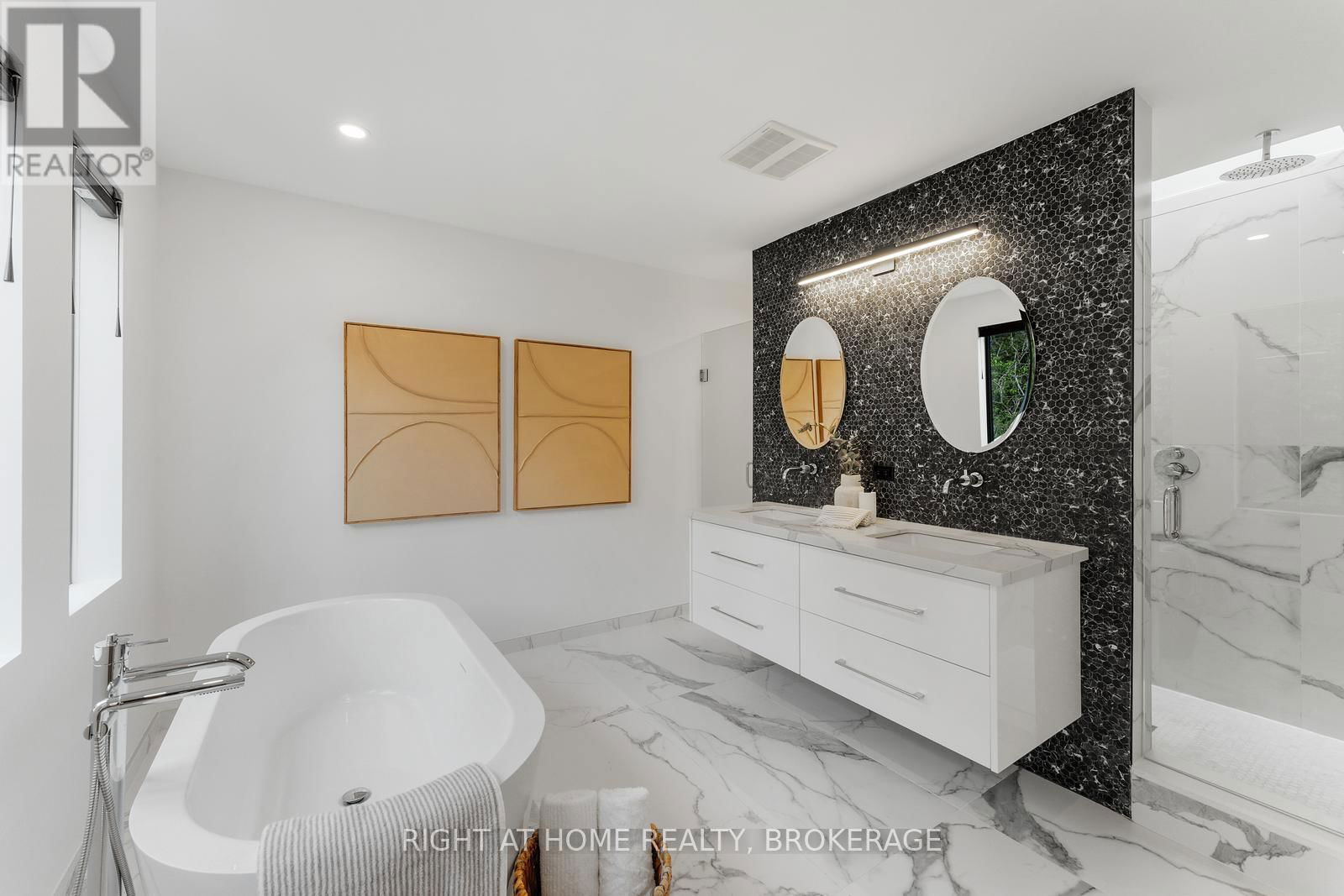 14 MAPLE STREET Image 27